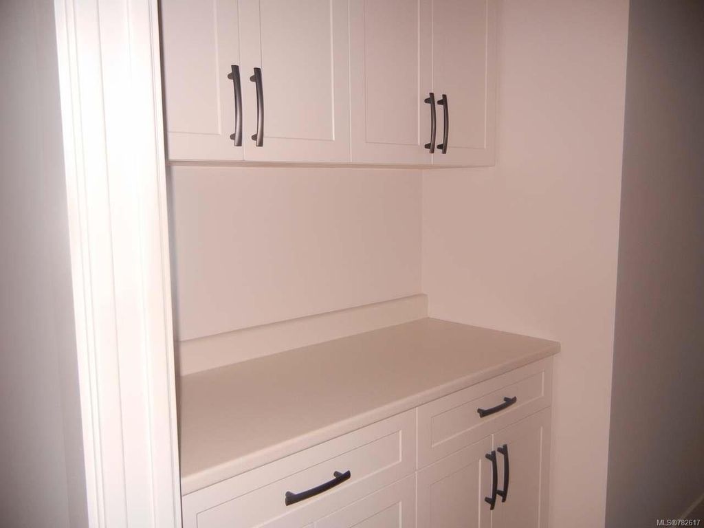 listing image 16045125489522999659