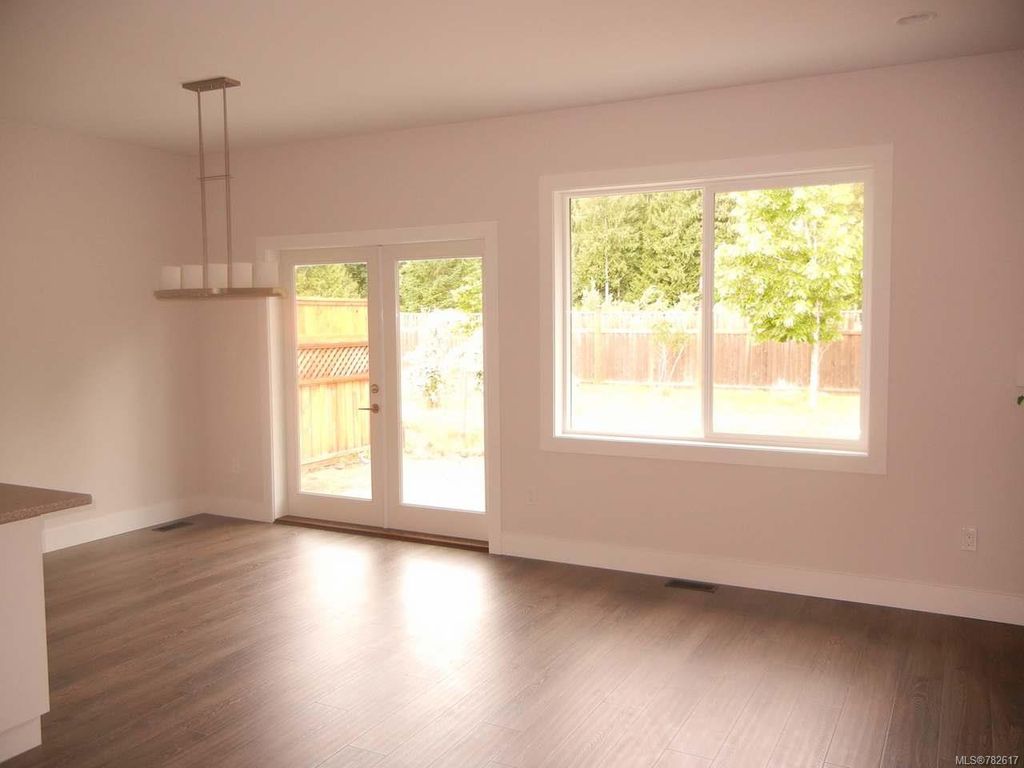 listing image 16049915713639002271