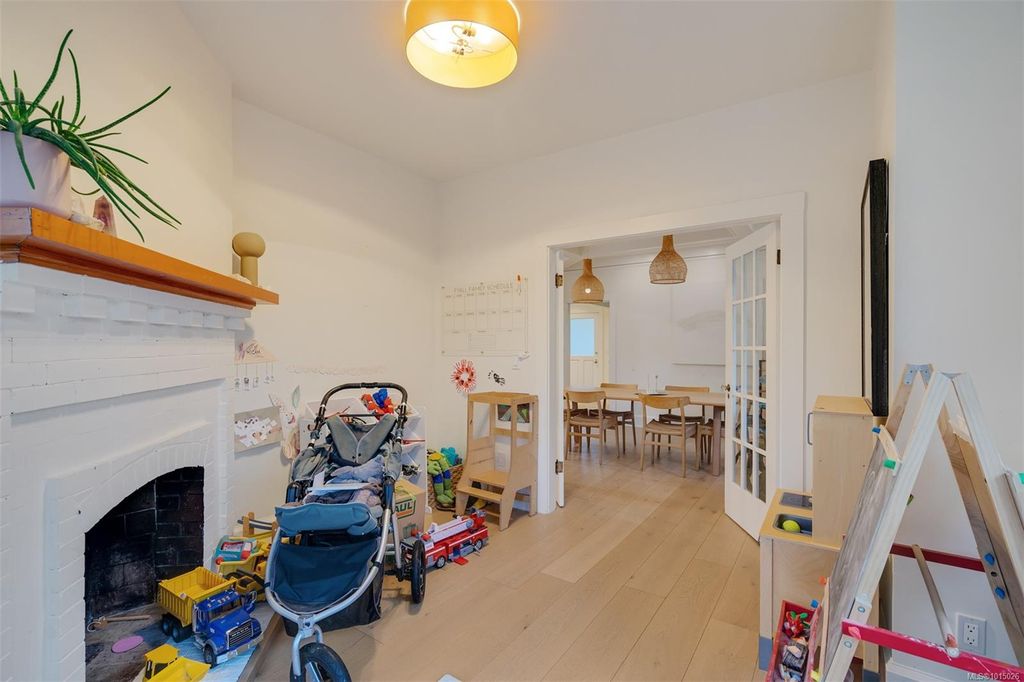 listing image 16045644500403891483