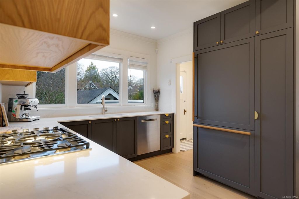 listing image 16049452961020921289