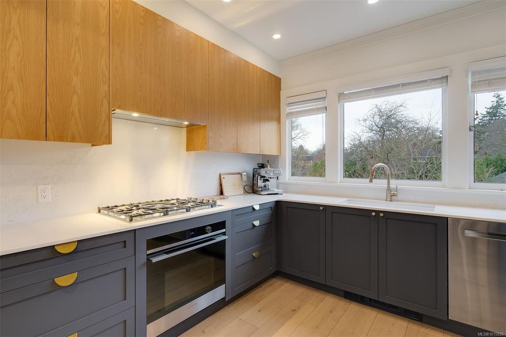 listing image 16046800652974348399