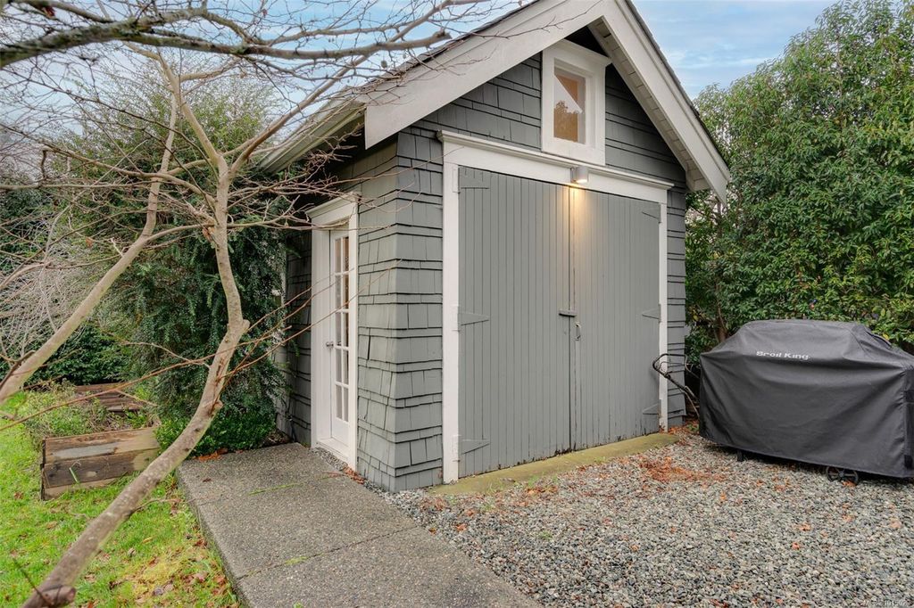 listing image 16049625862923343033