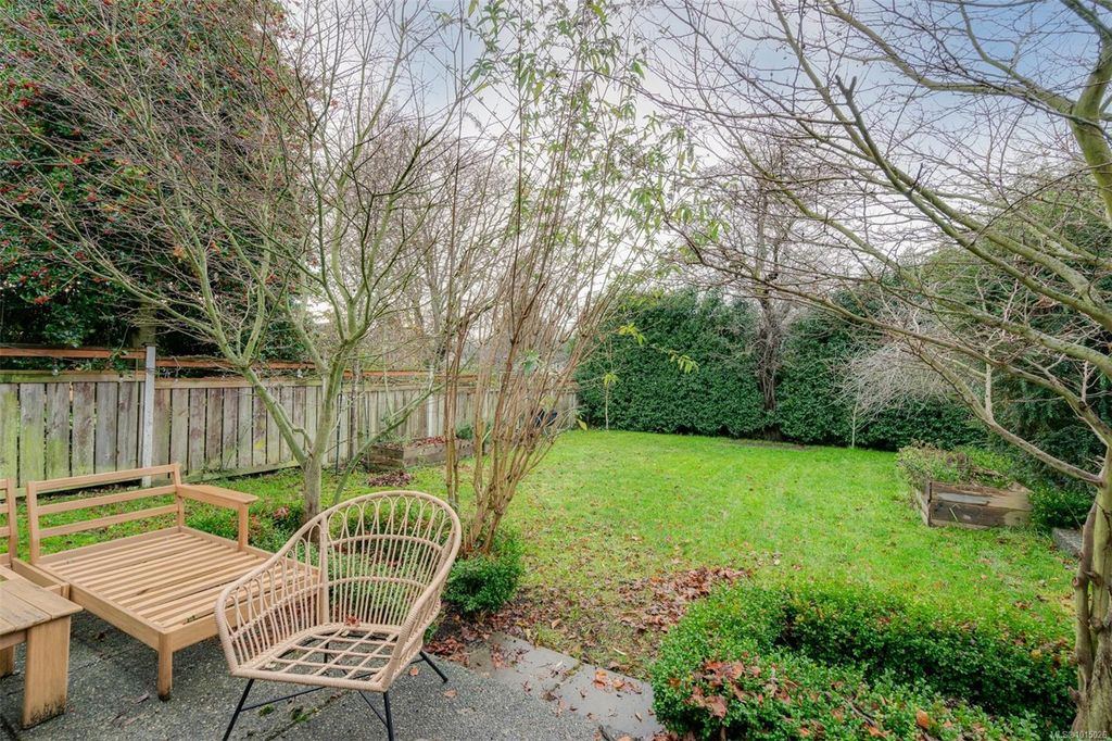 listing image 16046327035061314878