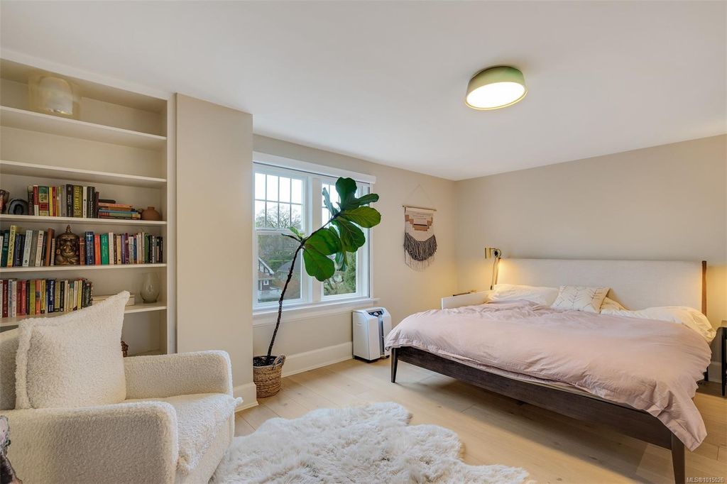 listing image 16046975787903086500