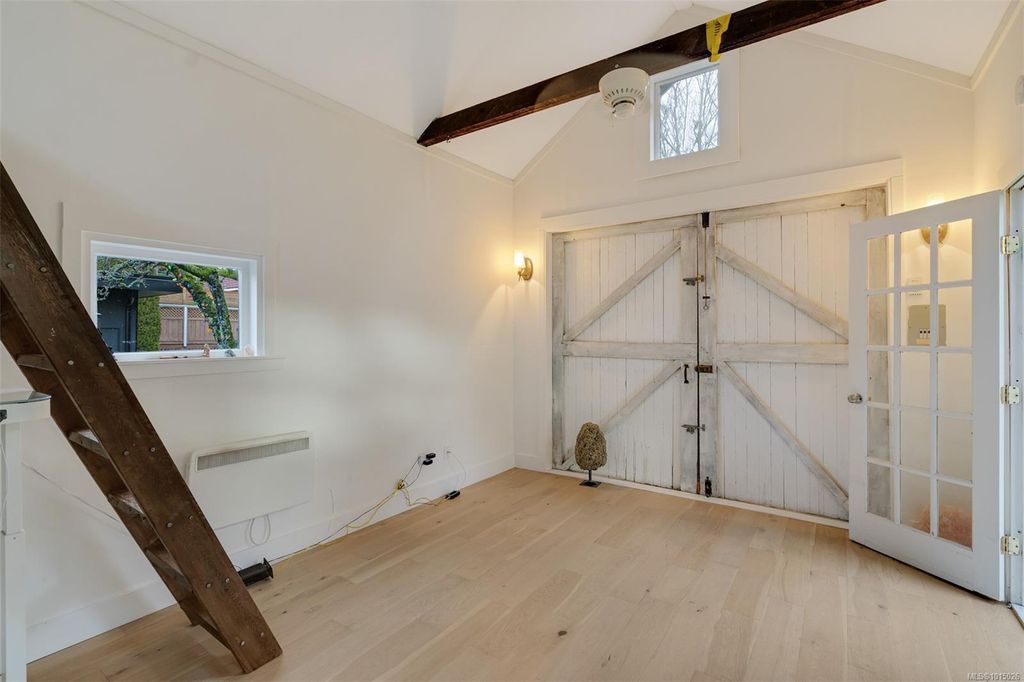 listing image 16048846686731032173