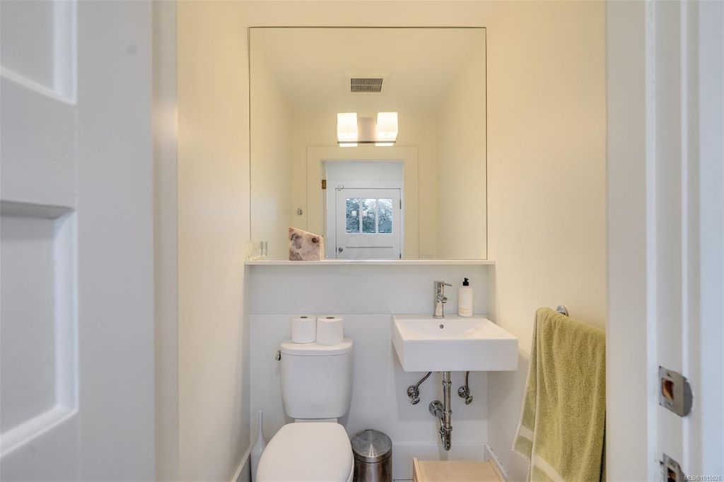 listing image 16046952399349344735