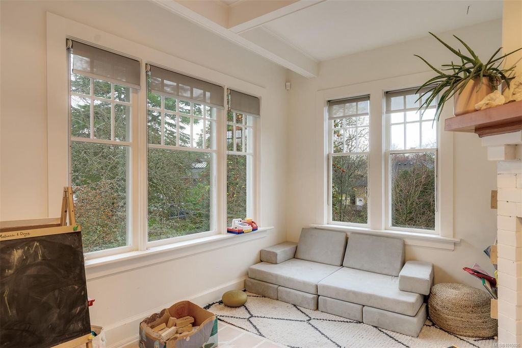 listing image 16043513371559652555