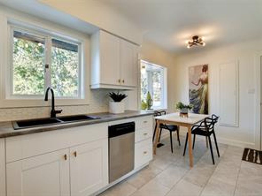 listing image 16046555828468523622