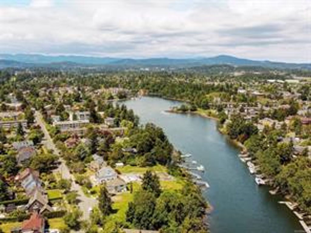 listing image 16044126919768694941