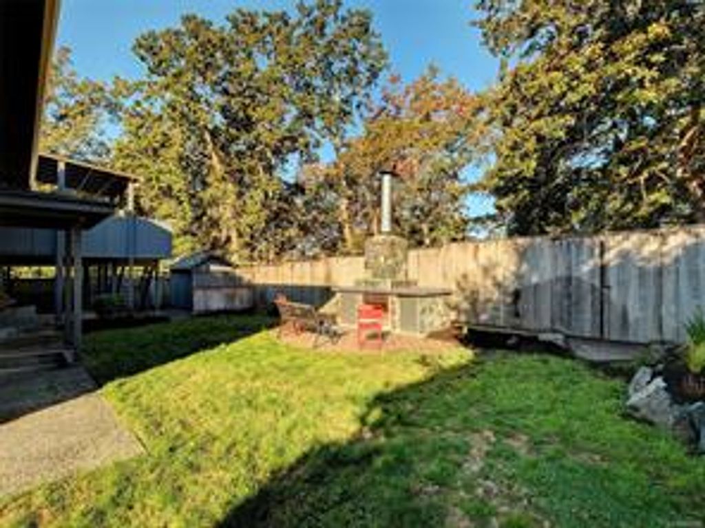 listing image 16049978398434828831