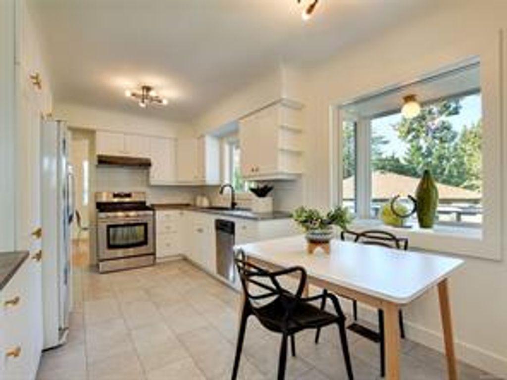 listing image 16046183304422355202