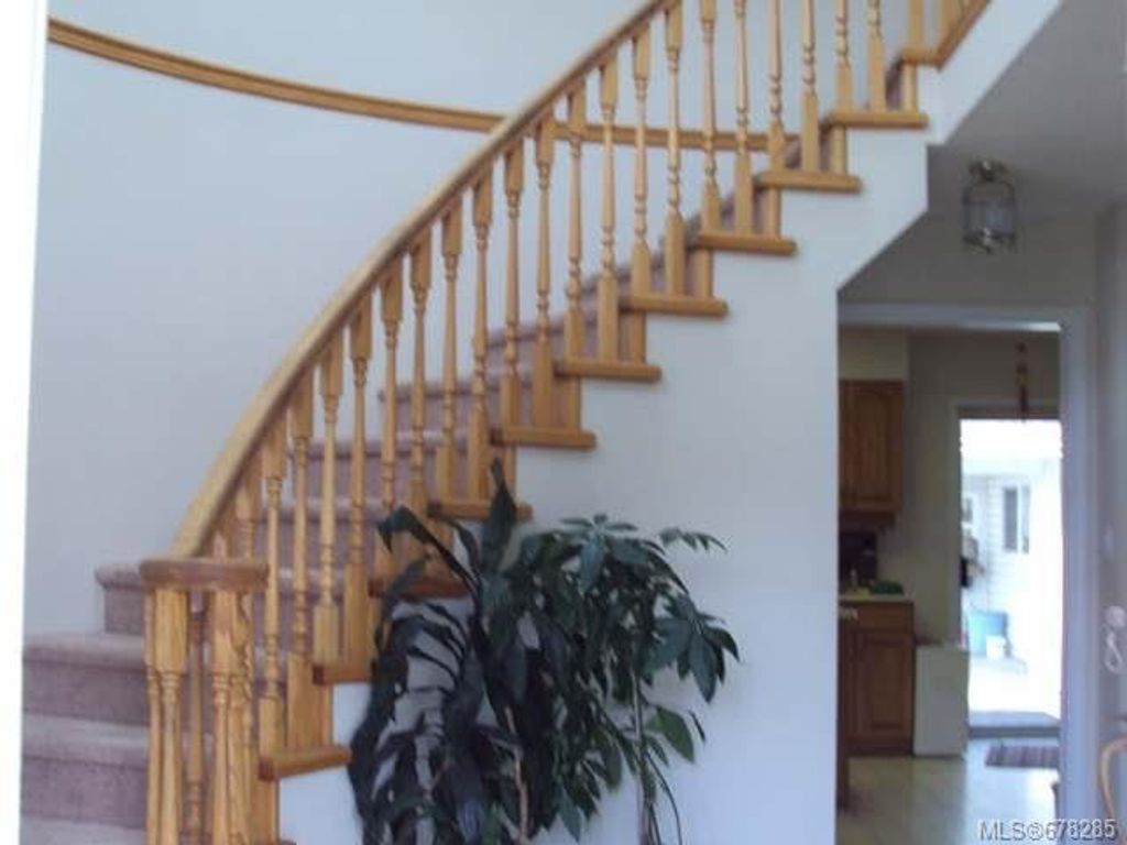 listing image 16044473908823025295