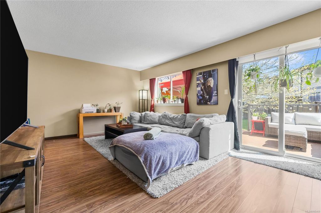 listing image 16043934531400975444