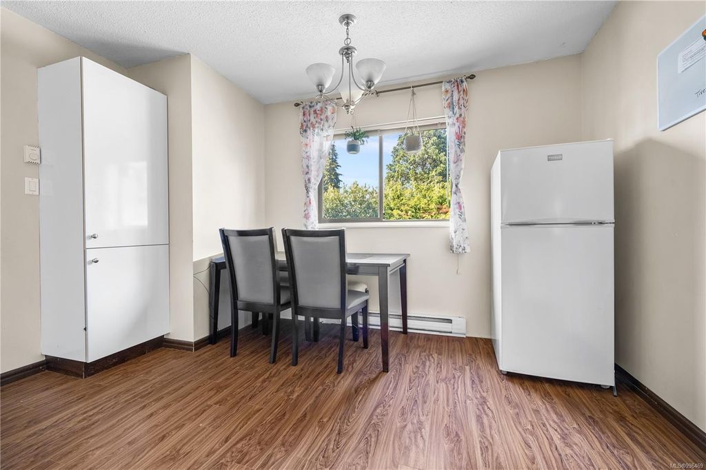 listing image 16042137049179529945