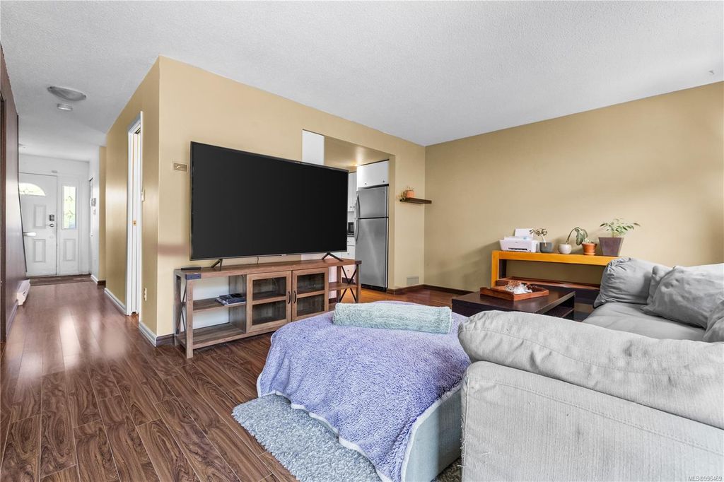 listing image 16047805409366450342