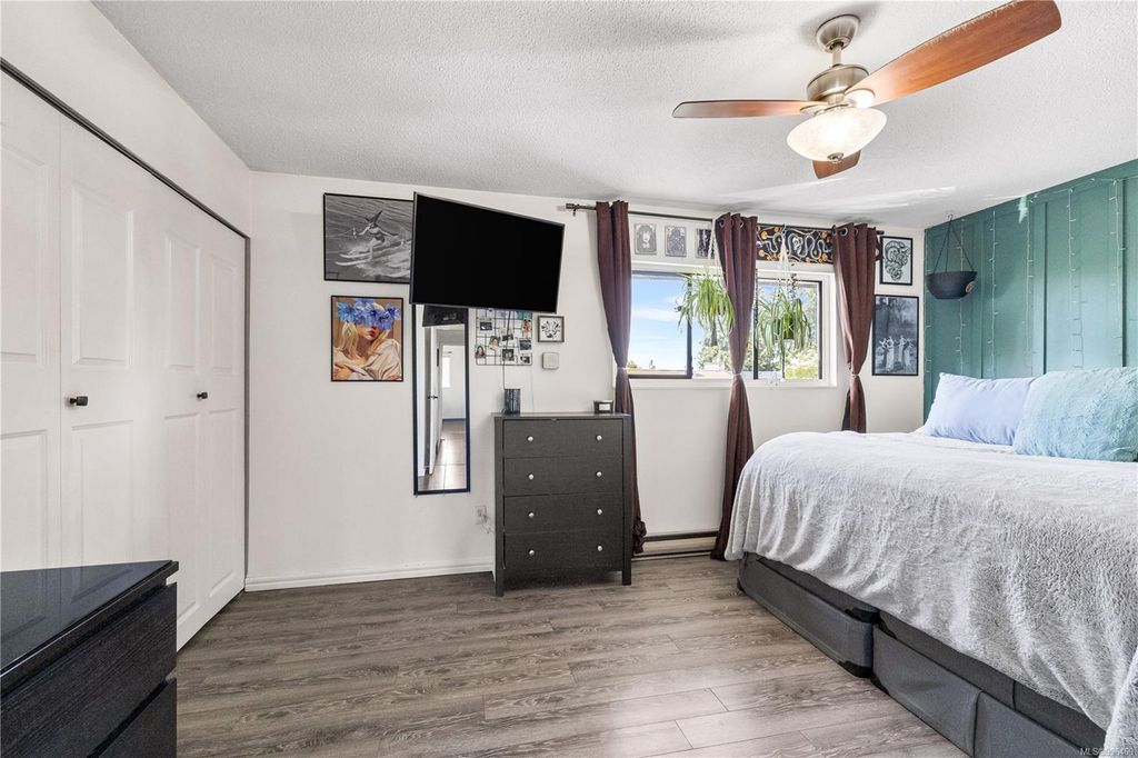 listing image 16045336805271628627
