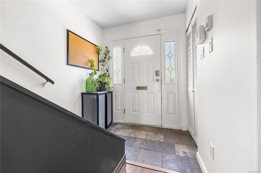 listing image 16043338790484533129
