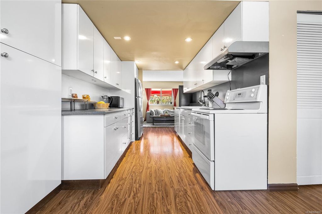 listing image 16042734382123261406