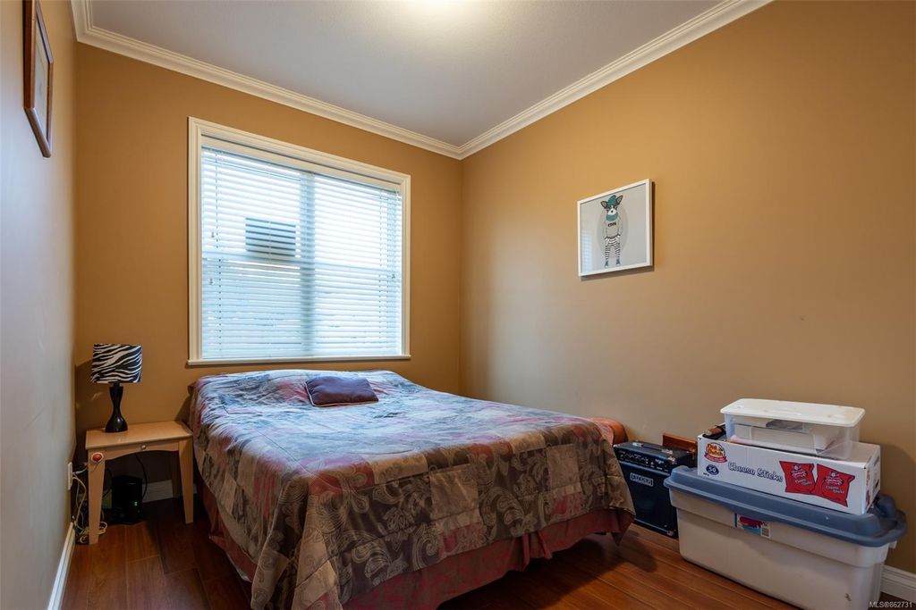 listing image 16042469463415