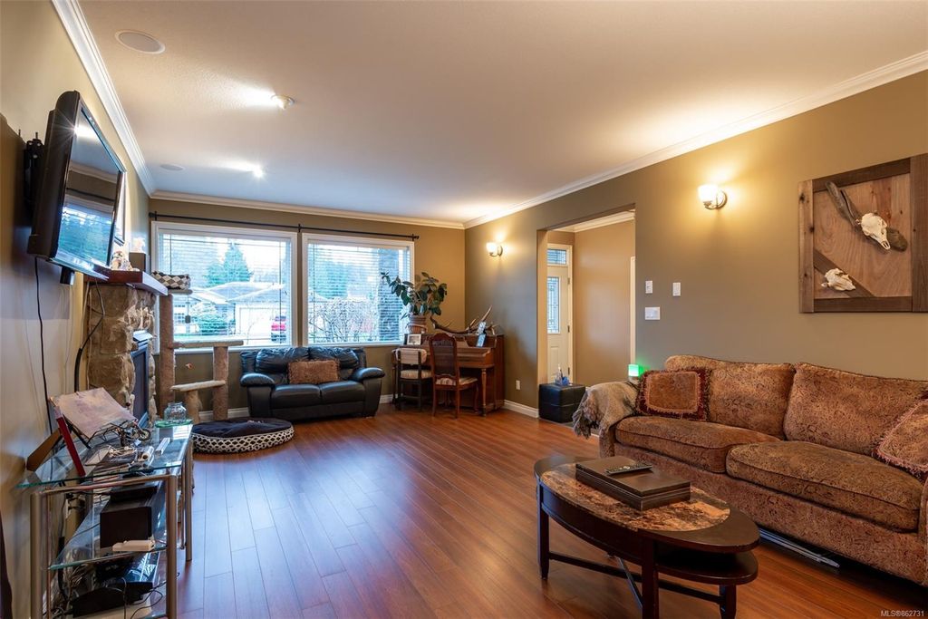 listing image 16041463956785