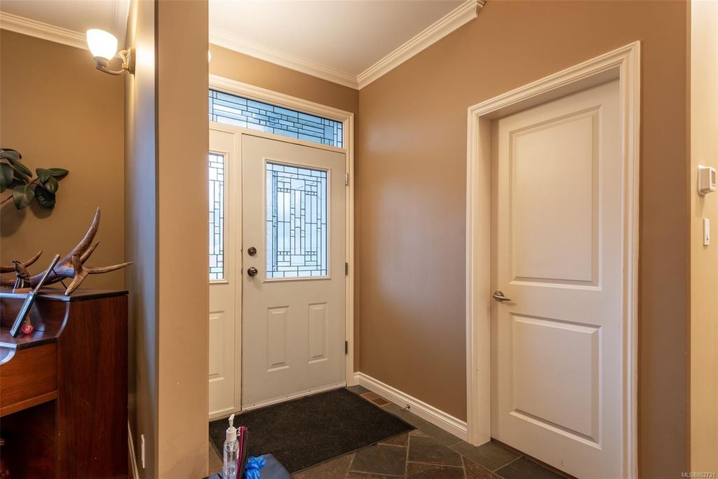 listing image 16043212393235