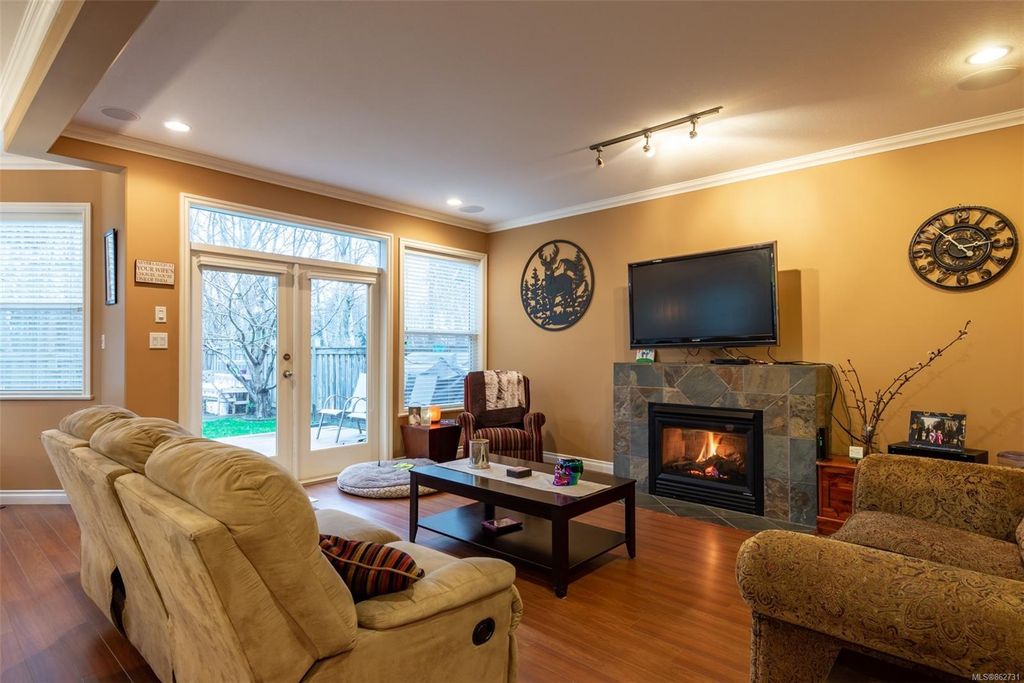 listing image 16043155159678