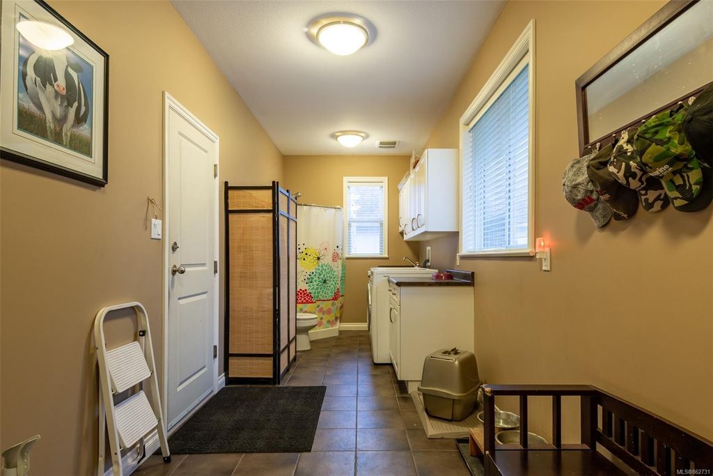 listing image 16042674040825