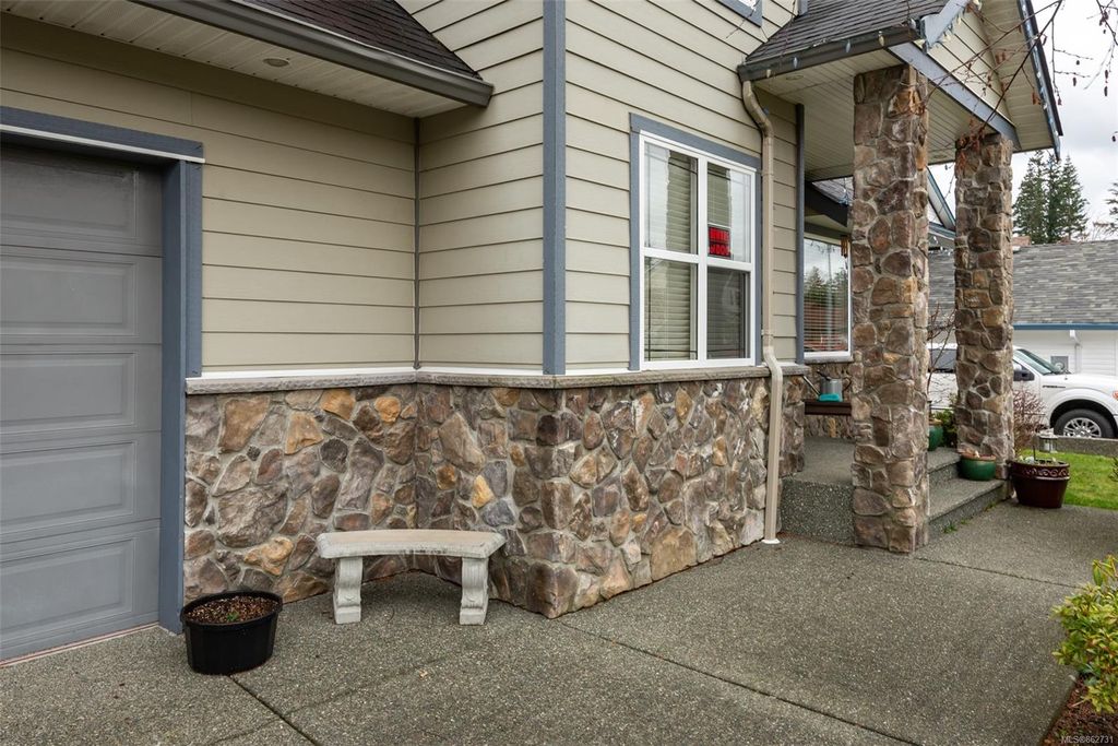 listing image 16041117395384