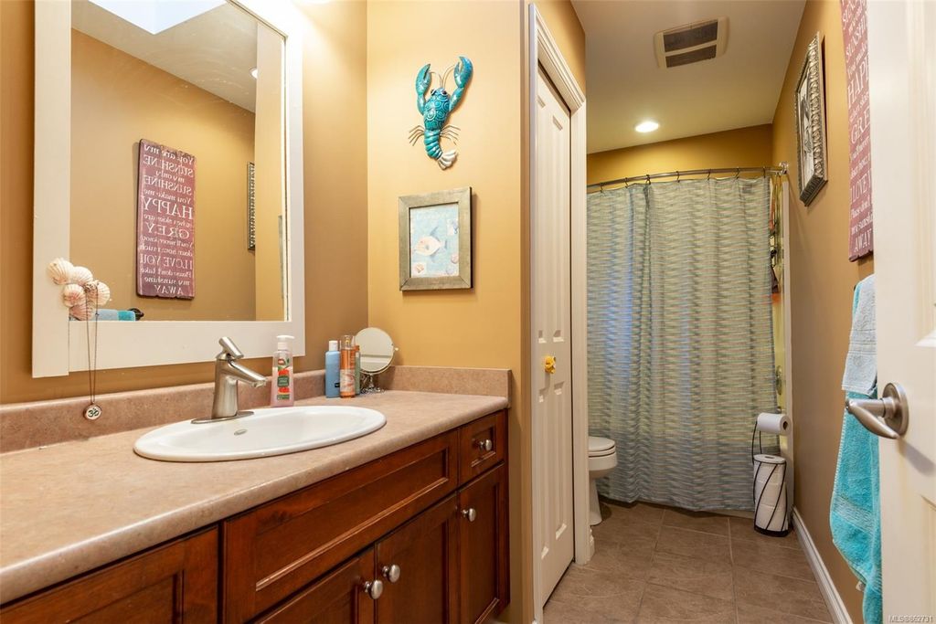 listing image 16043474360595