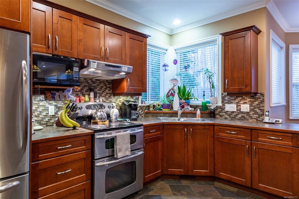 listing image 16041793282470