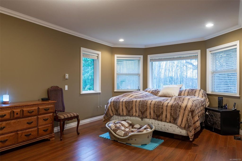 listing image 16041483177682