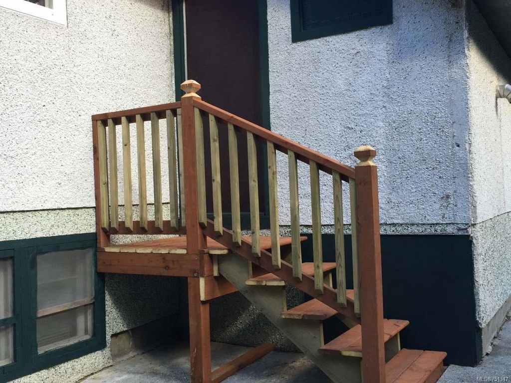 listing image 16045327295215638810