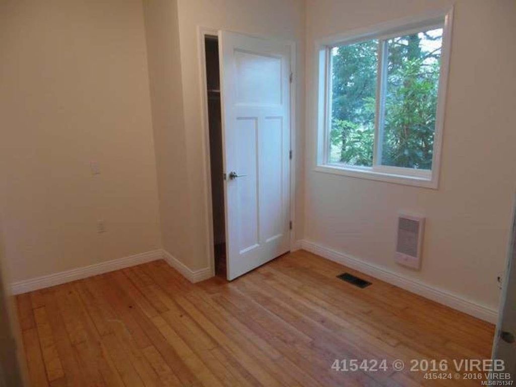 listing image 16040778946095514467