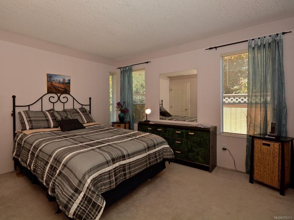 listing image 16048737248073593397