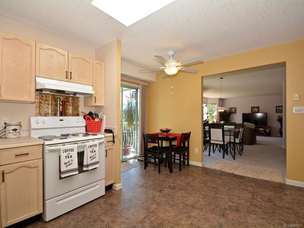 listing image 16044327502242733966