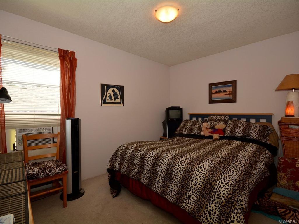 listing image 16048265367441049562