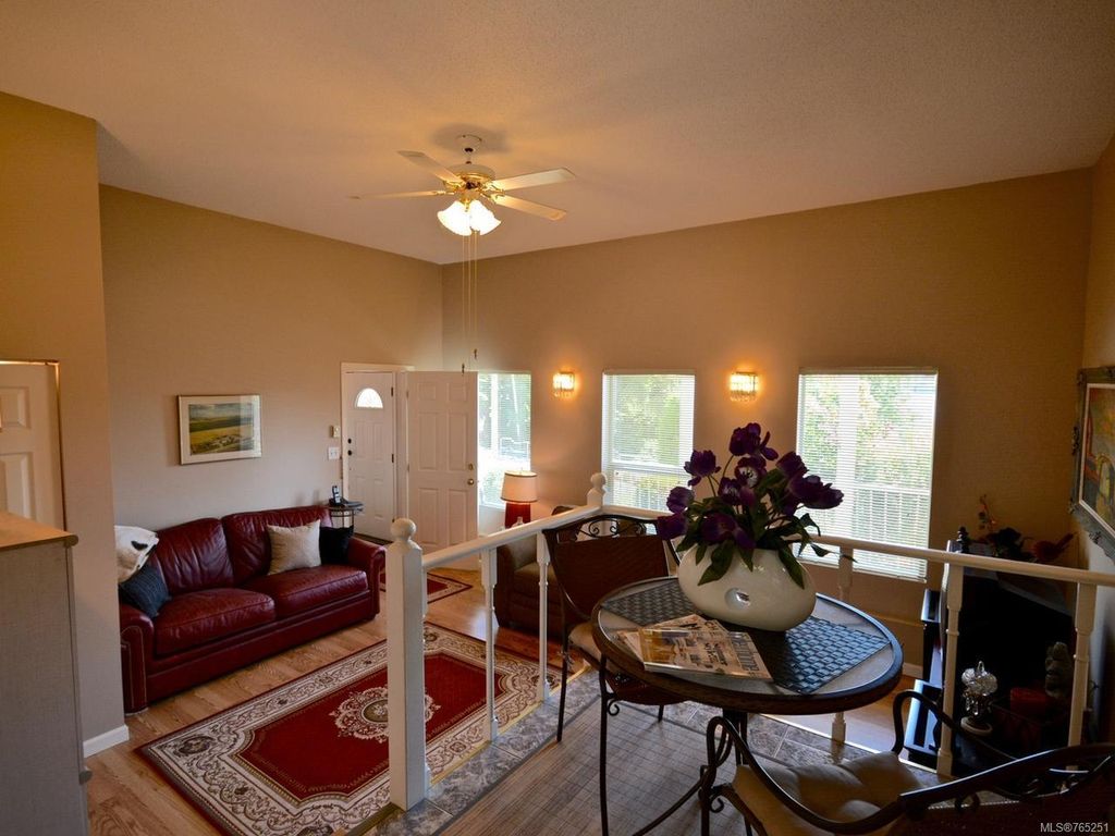 listing image 16048829093612419765