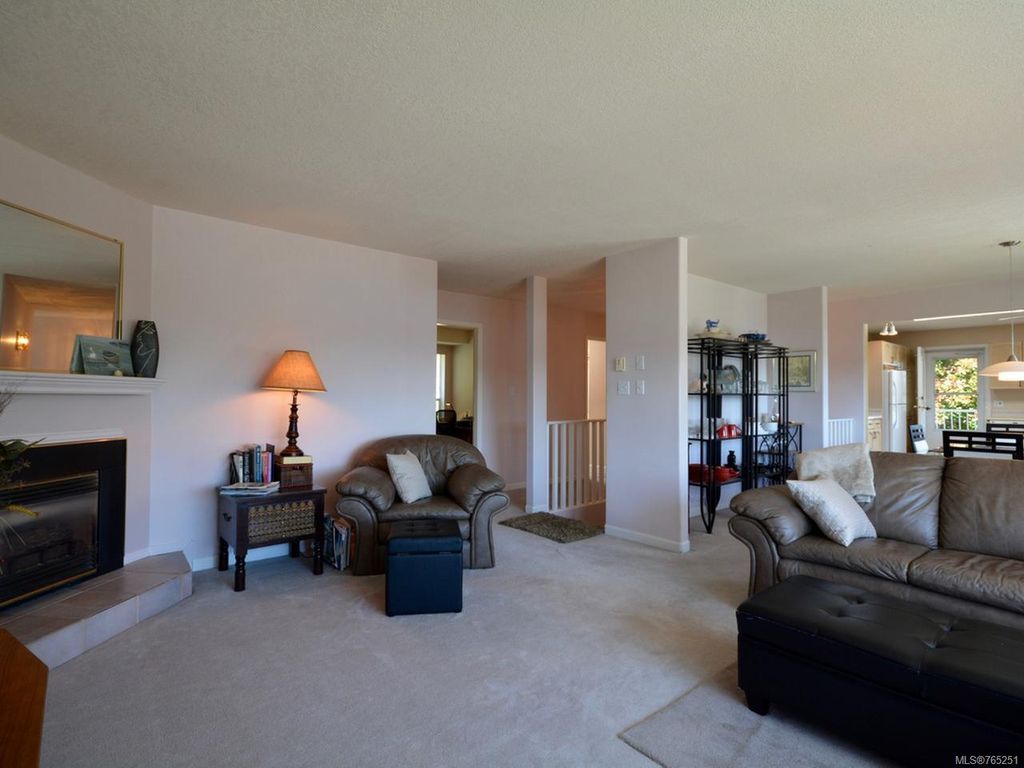 listing image 16042861828264679400