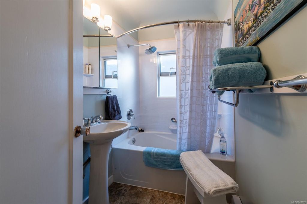listing image 16045459720573879228