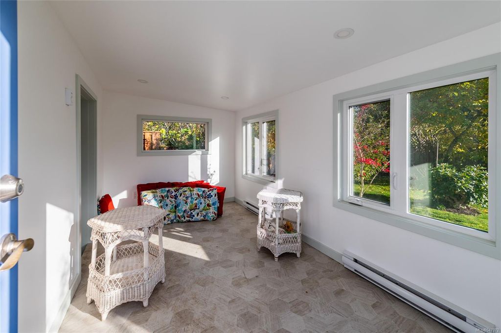 listing image 16040360672807170098
