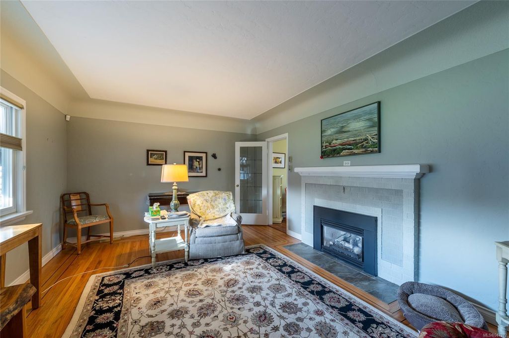 listing image 16042815207593795017