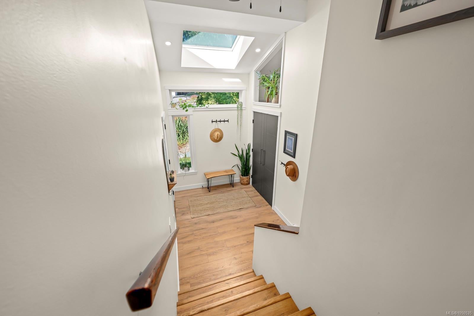 1719 Robb Ave