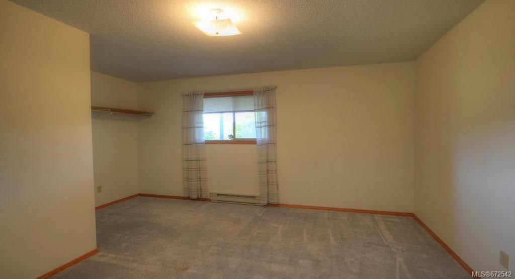 listing image 16046827372341887093