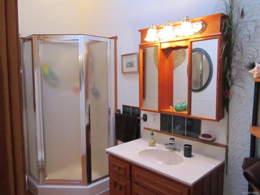 listing image 16047912799926617085
