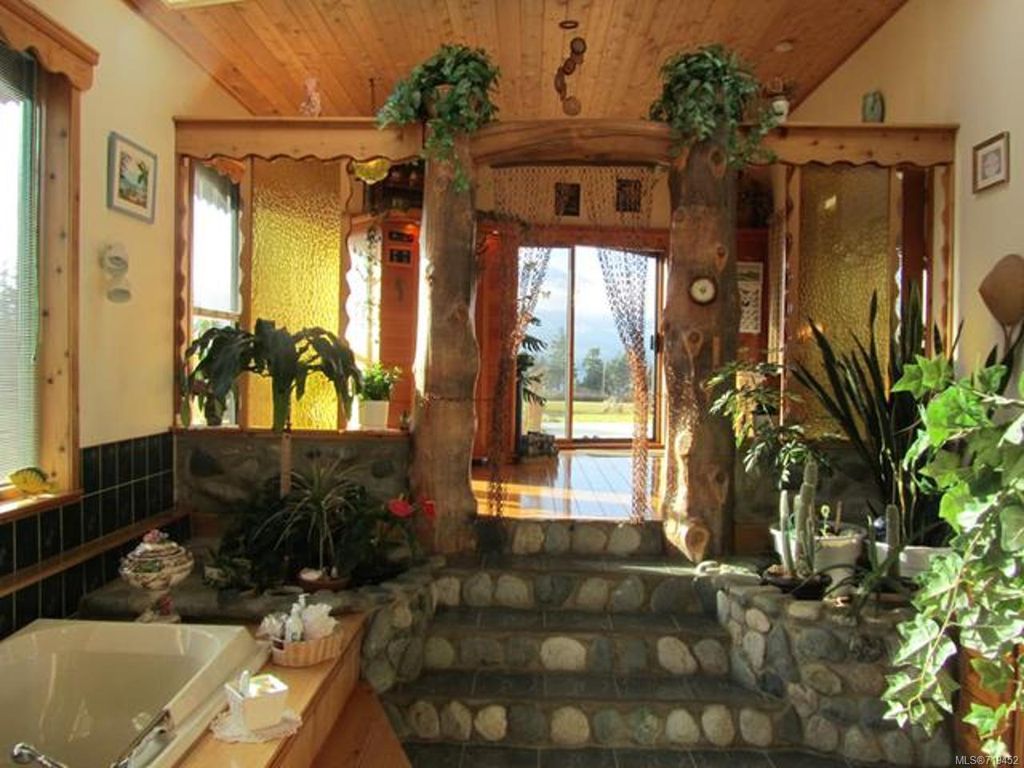 listing image 16048705461601823358