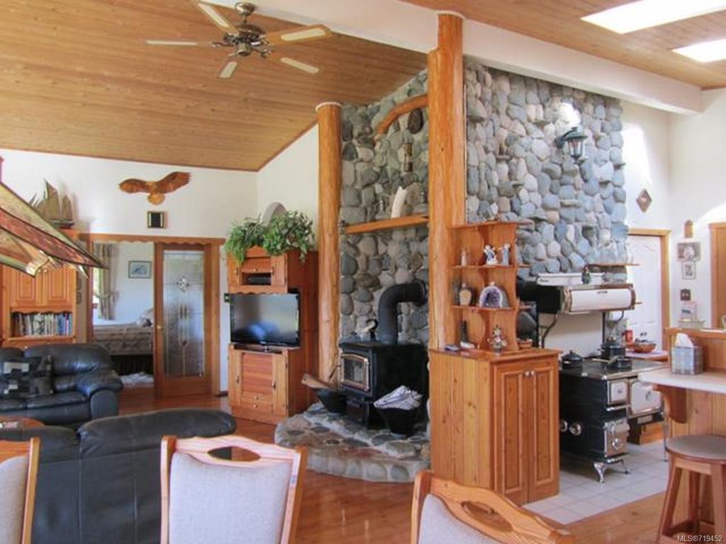 listing image 16049487758023344467