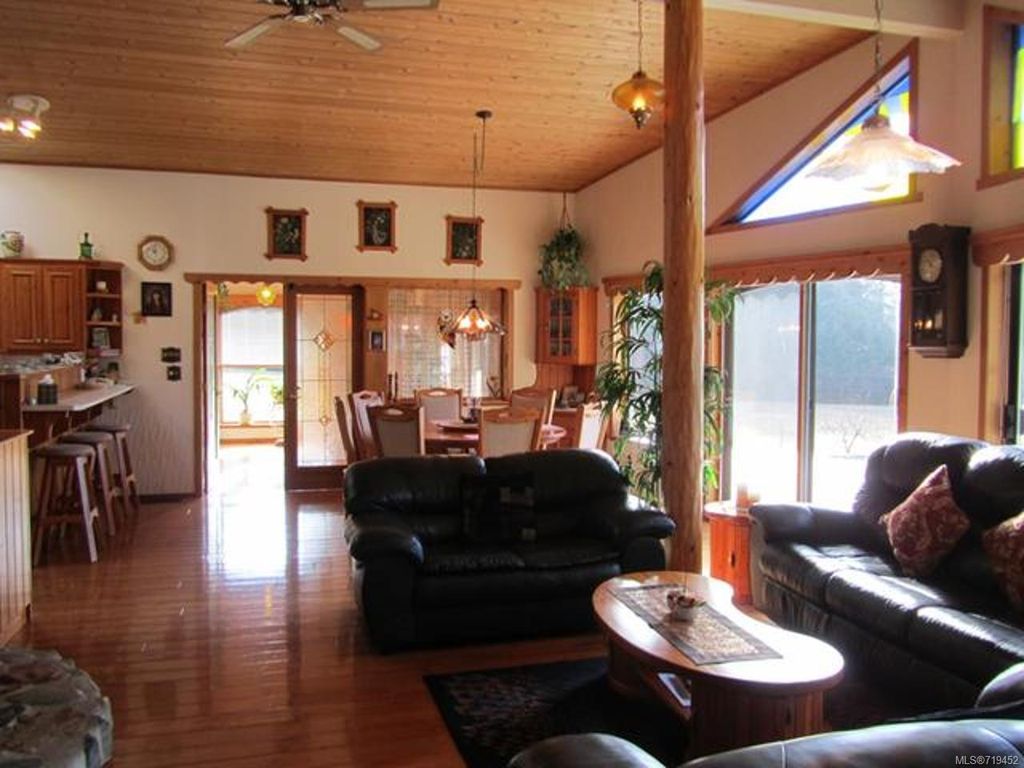 listing image 16049907740223809822