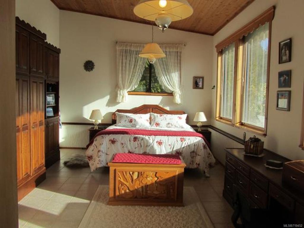 listing image 16041575199052951894