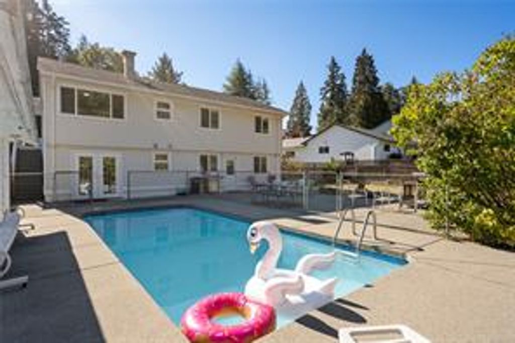 listing image 16042380782646