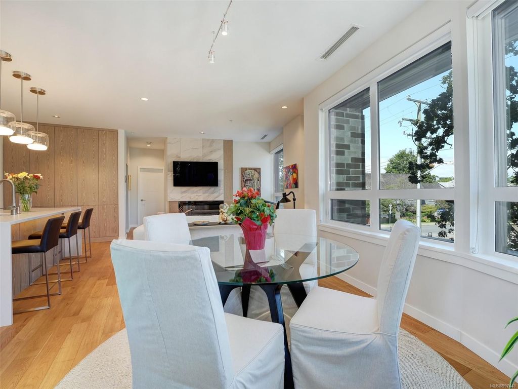 listing image 16042542378480252366